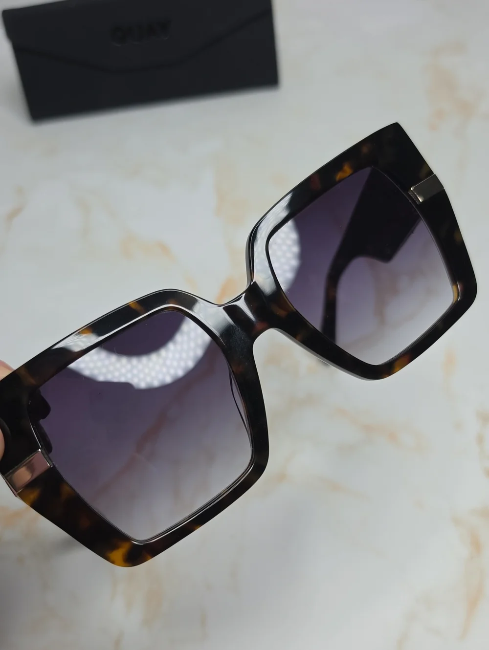 Quay Australia Women's Notorious Tortoise Sunglasses New With Case